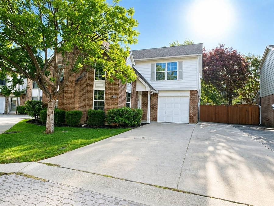 Property photo for 300 Lamesa Court, Irving, TX