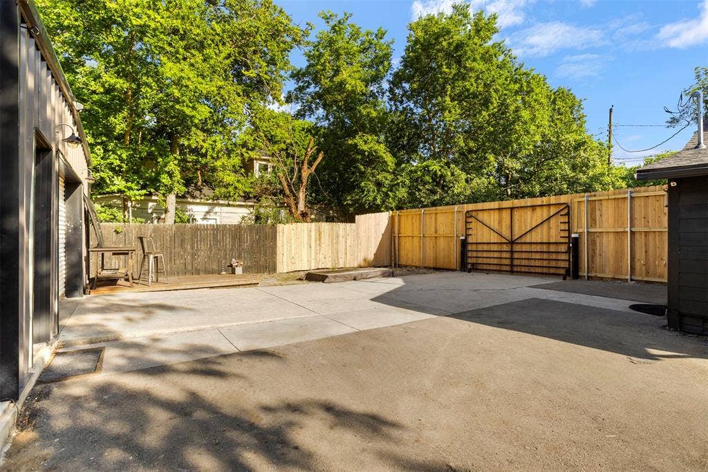 505 E Ross Street, Waxahachie, TX 75165 505 E Ross Street, Waxahachie, TX 75165