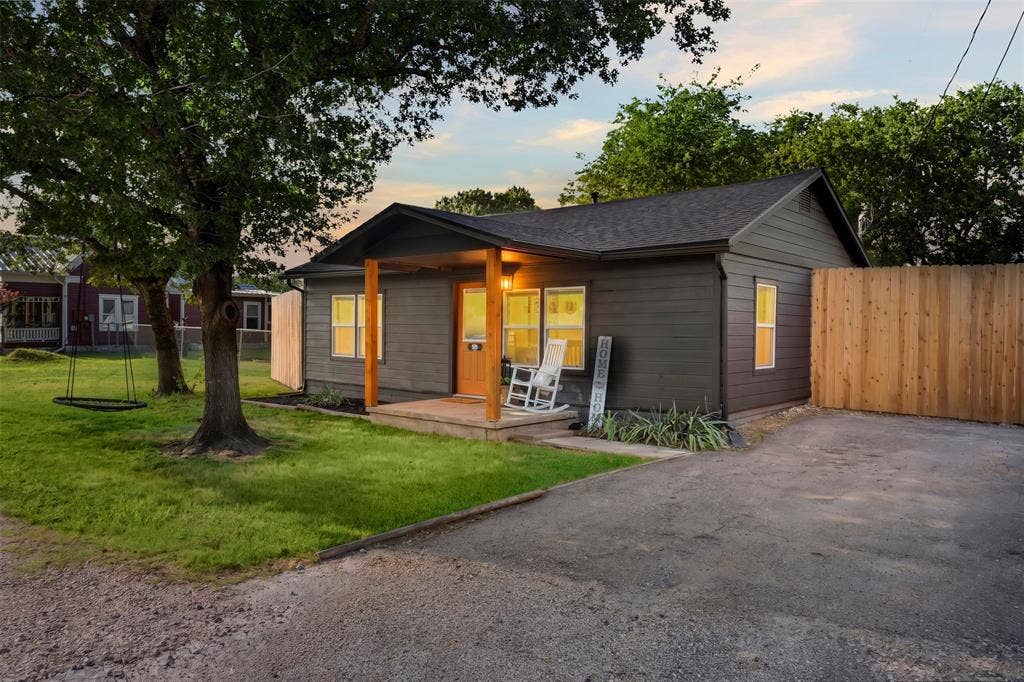 505 E Ross Street, Waxahachie, TX 75165 505 E Ross Street, Waxahachie, TX 75165