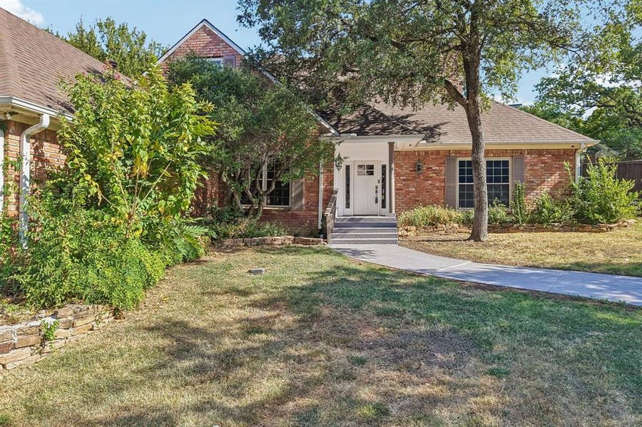 Property photo for 3108 Wingren Road, Irving, TX