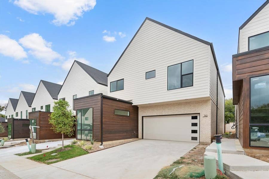 Property photo for 312 Tillery Circle, Grapevine, TX