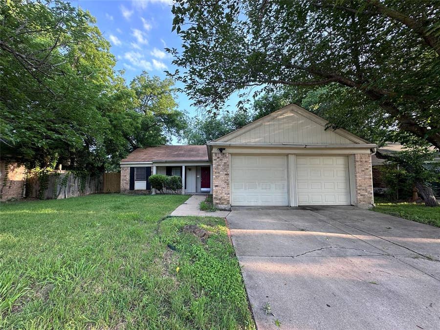 Property photo for 4620 China Rose Drive, Fort Worth, TX