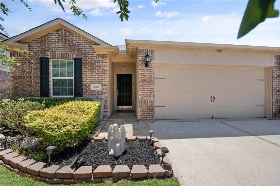 Property photo for 6140 Chalk Hollow Drive, Fort Worth, TX