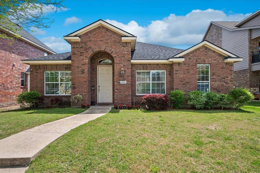 Property photo for 608 Bonham Drive, Lavon, TX