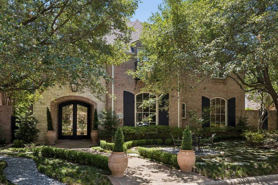 Property photo for 6914 Oak Manor Drive, Dallas, TX