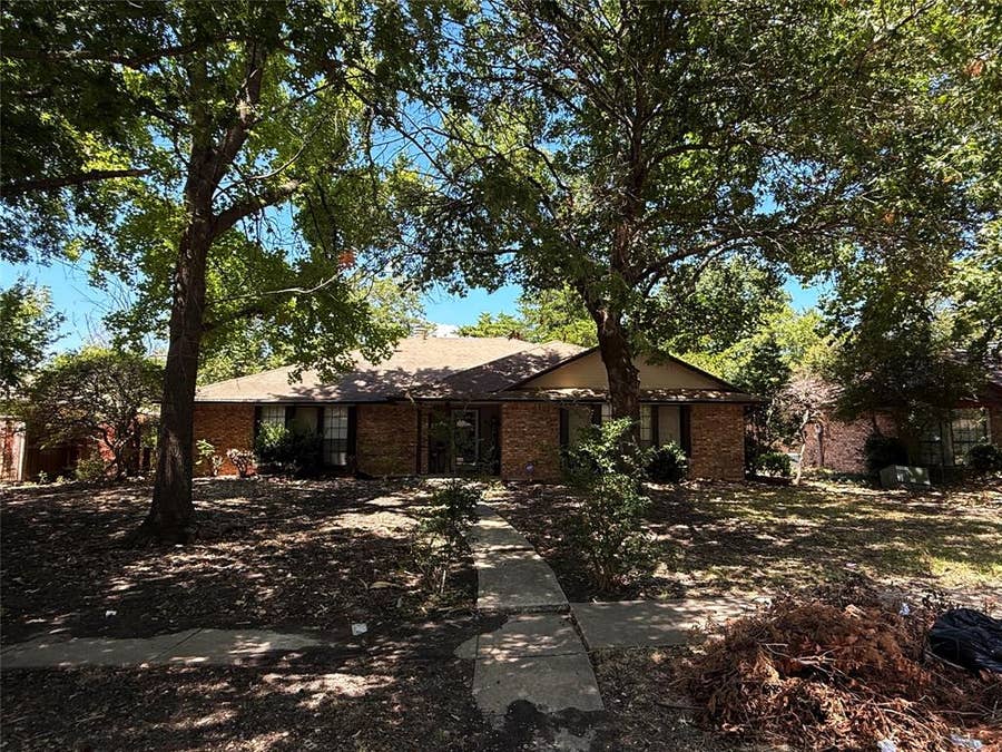 Property photo for 913 Francis Street, Lancaster, TX