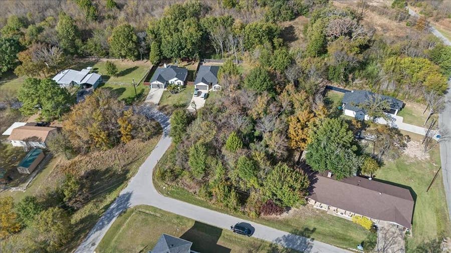 Property photo for 720 Oahu Loop, Tool, TX