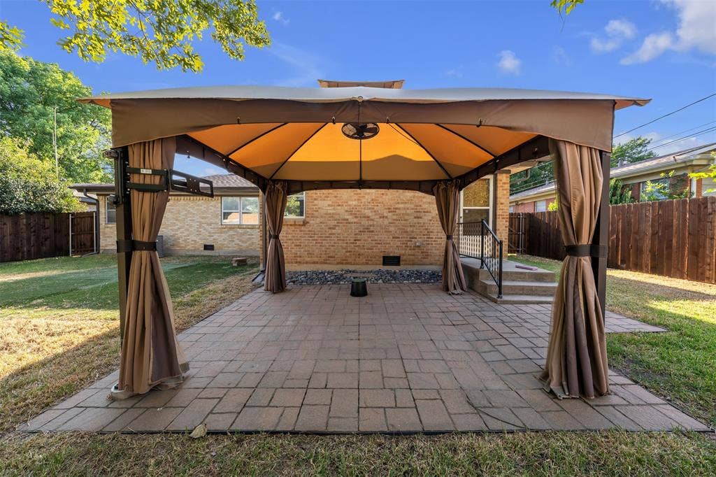 1208 Harrison Lane, Hurst, TX 76053 1208 Harrison Lane, Hurst, TX 76053