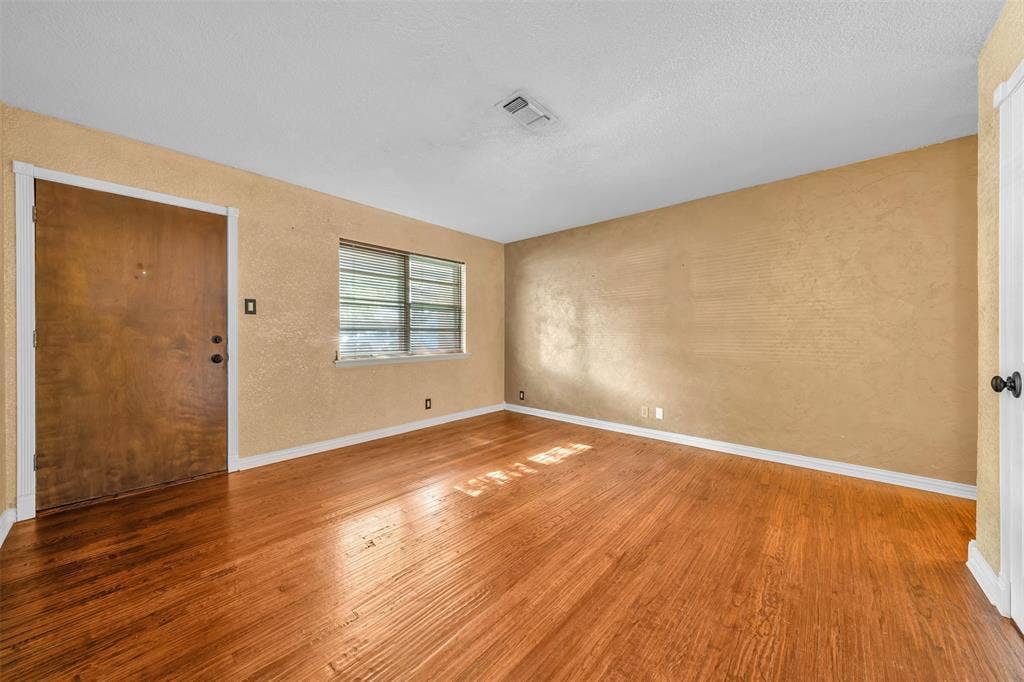 1208 Harrison Lane, Hurst, TX 76053 1208 Harrison Lane, Hurst, TX 76053