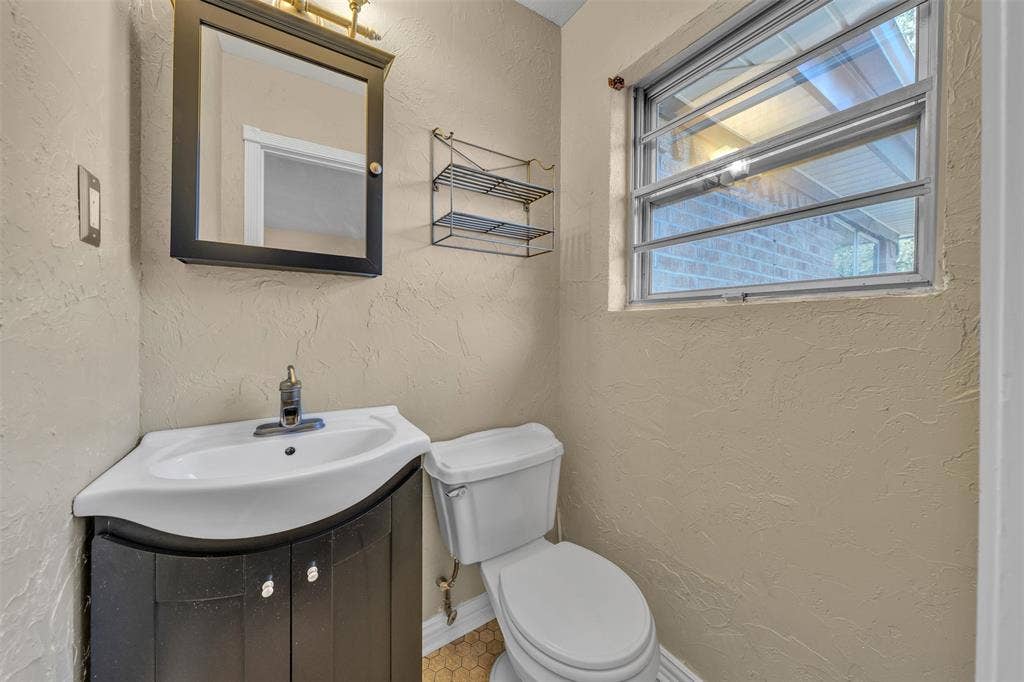 1208 Harrison Lane, Hurst, TX 76053 1208 Harrison Lane, Hurst, TX 76053