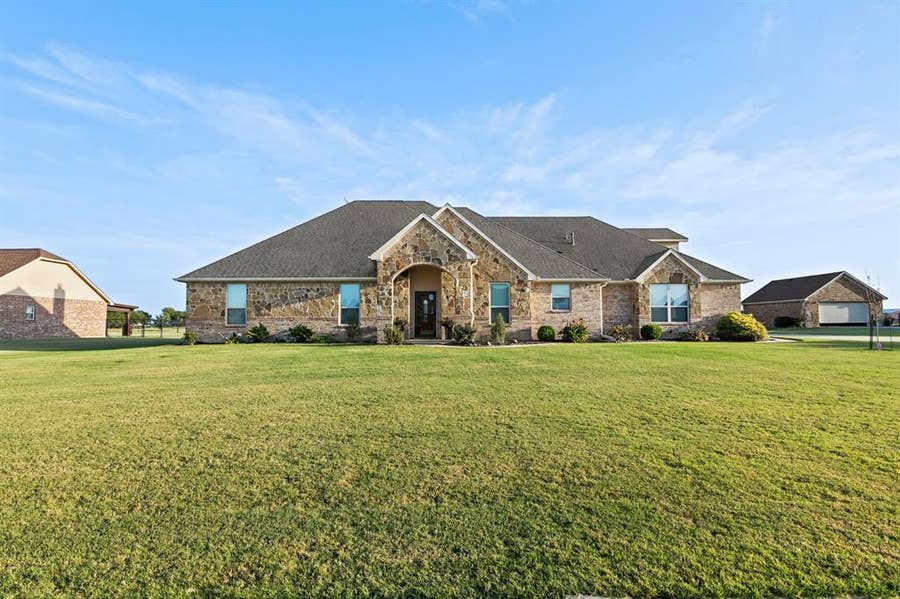 Property photo for 4055 Hackberry Circle, Caddo Mills, TX