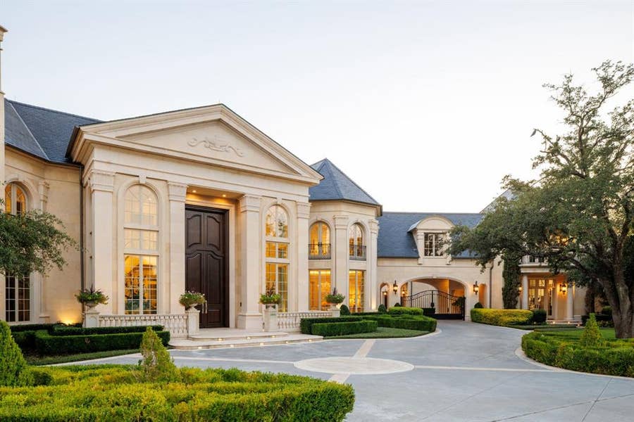 Property photo for 10617 Bridge Hollow Court, Dallas, TX