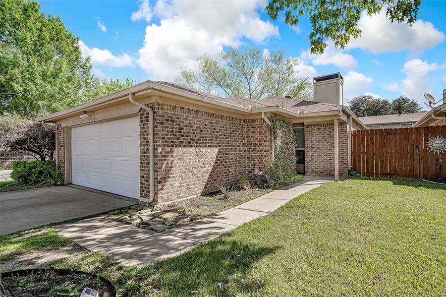 Property photo for 1726 Magnolia Lane, Euless, TX