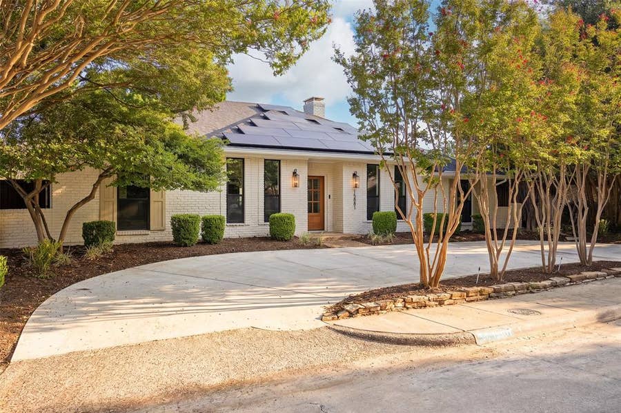 Property photo for 15881 Nedra Way, Dallas, TX