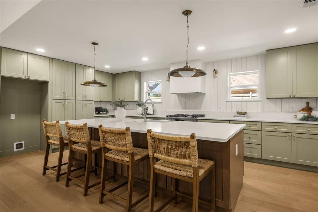 15881 Nedra Way, Dallas, TX 75248 15881 Nedra Way, Dallas, TX 75248