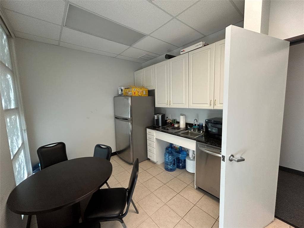 4700 Dexter, #100, Plano, TX 75093 Kitchen and break room