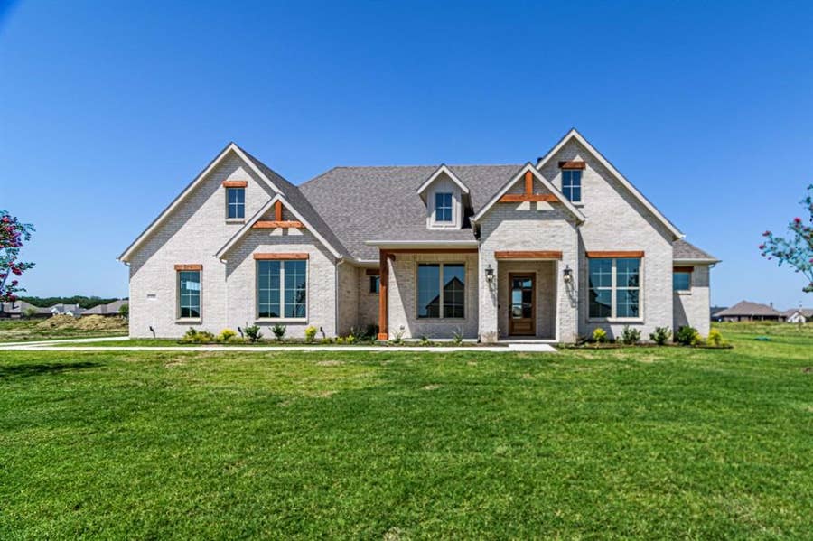 Property photo for 5916 E Sky Hawk Trail, Royse City, TX