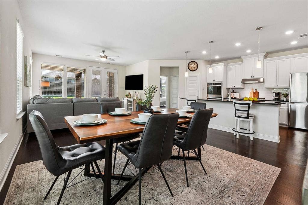 8028 Hickory Branch Drive, Frisco, TX 75034 8028 Hickory Branch Drive, Frisco, TX 75034