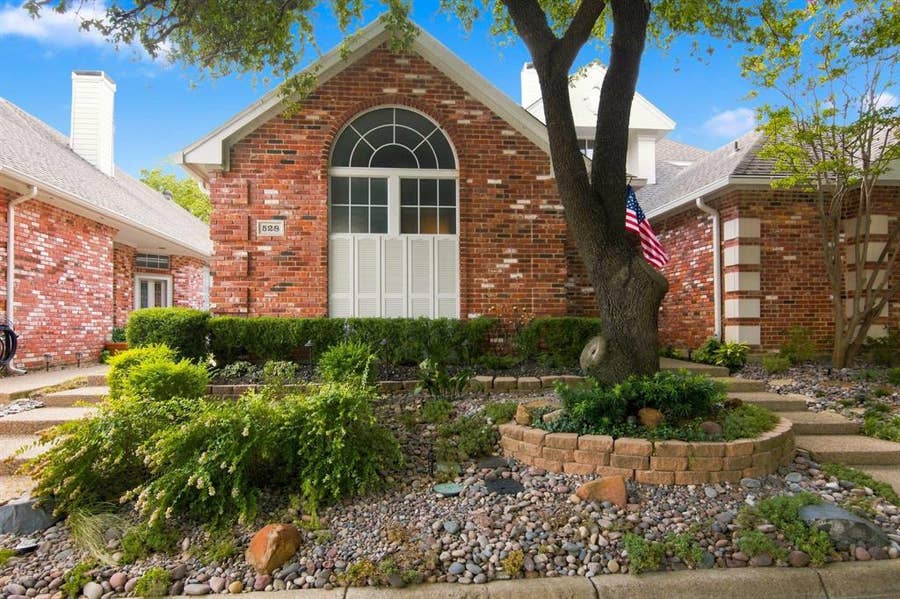 Property photo for 528 Chateau Trail, Arlington, TX