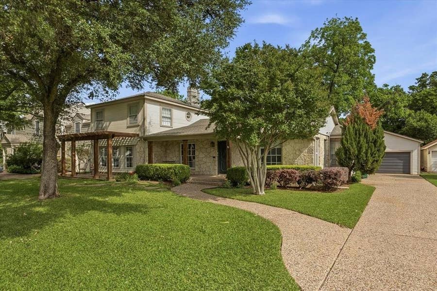 Property photo for 3724 Hilltop Road, Fort Worth, TX