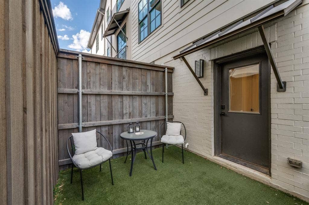 4220 Hawthorne Avenue, #103, Dallas, TX 75219