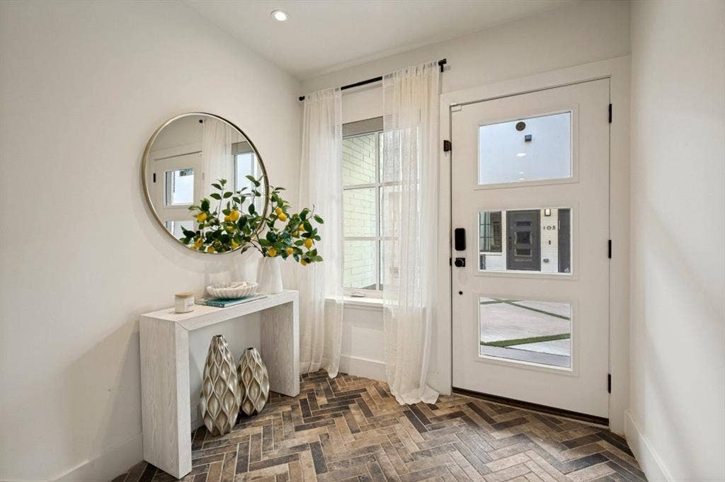 4220 Hawthorne Avenue, #103, Dallas, TX 75219
