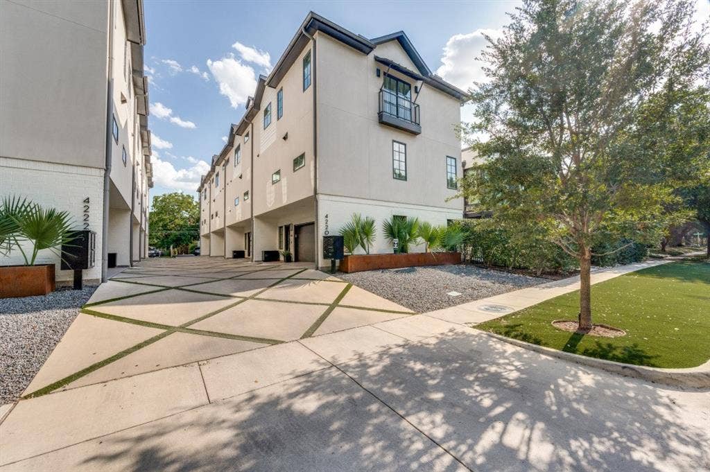 4220 Hawthorne Avenue, #103, Dallas, TX 75219