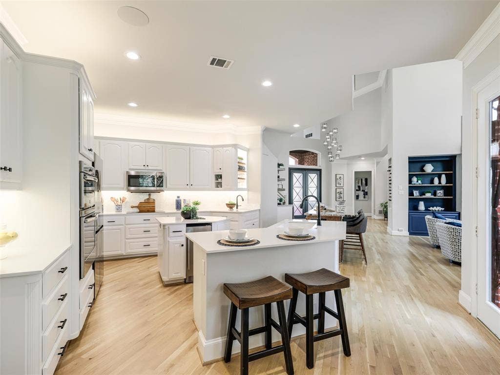 6645 Castle Pines Drive, Plano, TX 75093 6645 Castle Pines Drive, Plano, TX 75093