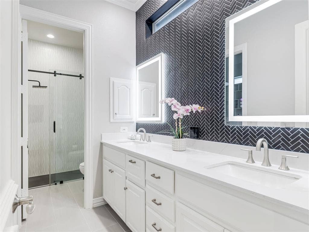 6645 Castle Pines Drive, Plano, TX 75093 6645 Castle Pines Drive, Plano, TX 75093