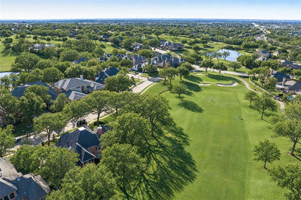6645 Castle Pines Drive, Plano, TX 75093 6645 Castle Pines Drive, Plano, TX 75093