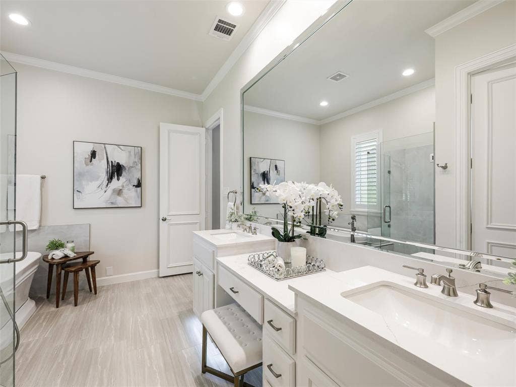 6645 Castle Pines Drive, Plano, TX 75093 6645 Castle Pines Drive, Plano, TX 75093