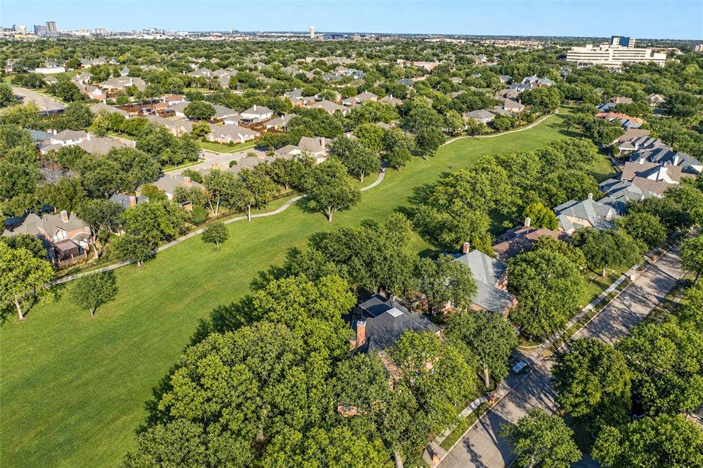 6645 Castle Pines Drive, Plano, TX 75093 6645 Castle Pines Drive, Plano, TX 75093