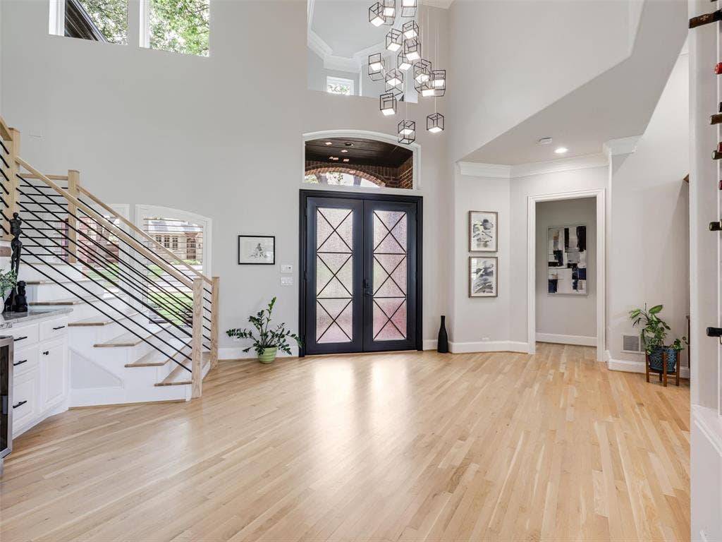 6645 Castle Pines Drive, Plano, TX 75093 6645 Castle Pines Drive, Plano, TX 75093