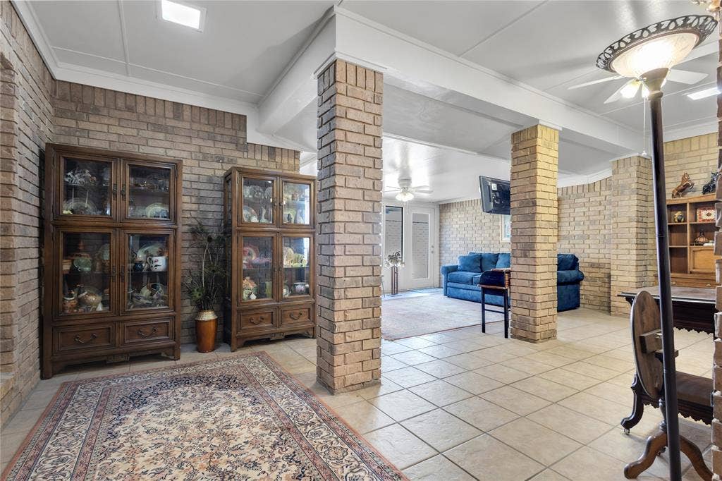 501 Hyde Park, Tyler, TX 75701 Game Room or Sun
