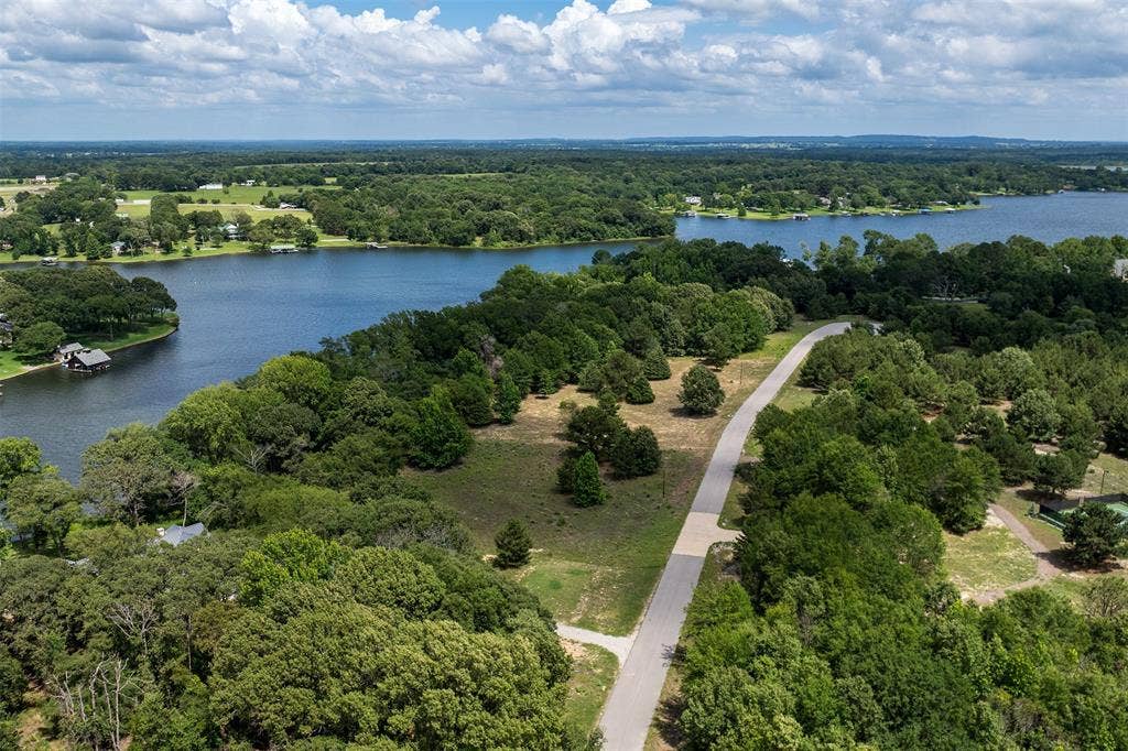7 Windward Court, Athens, TX 75752 7 Windward Court, Athens, TX 75752