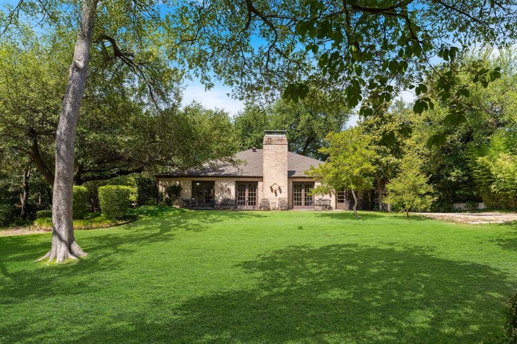 13828 Hillcrest Road, Dallas, TX 75240 Back of home