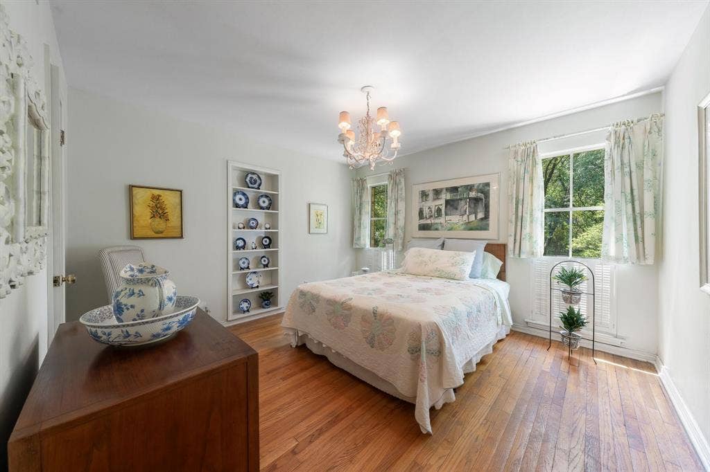 13828 Hillcrest Road, Dallas, TX 75240 Bedroom 3 with wood floors.