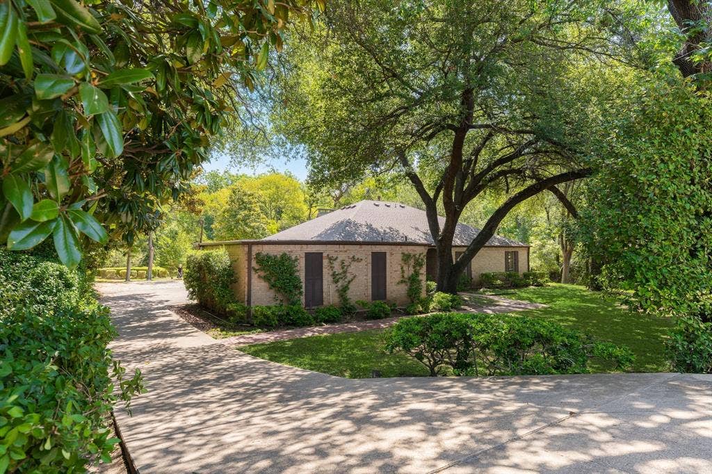 13828 Hillcrest Road, Dallas, TX 75240 13828 Hillcrest Road, Dallas, TX 75240