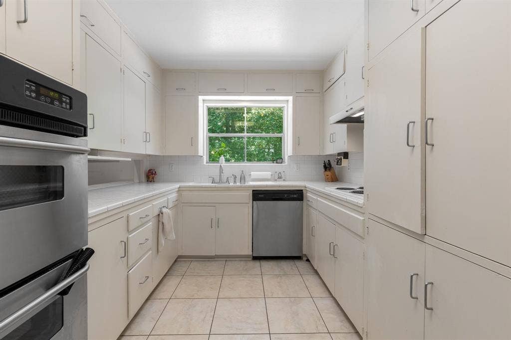 13828 Hillcrest Road, Dallas, TX 75240 13828 Hillcrest Road, Dallas, TX 75240