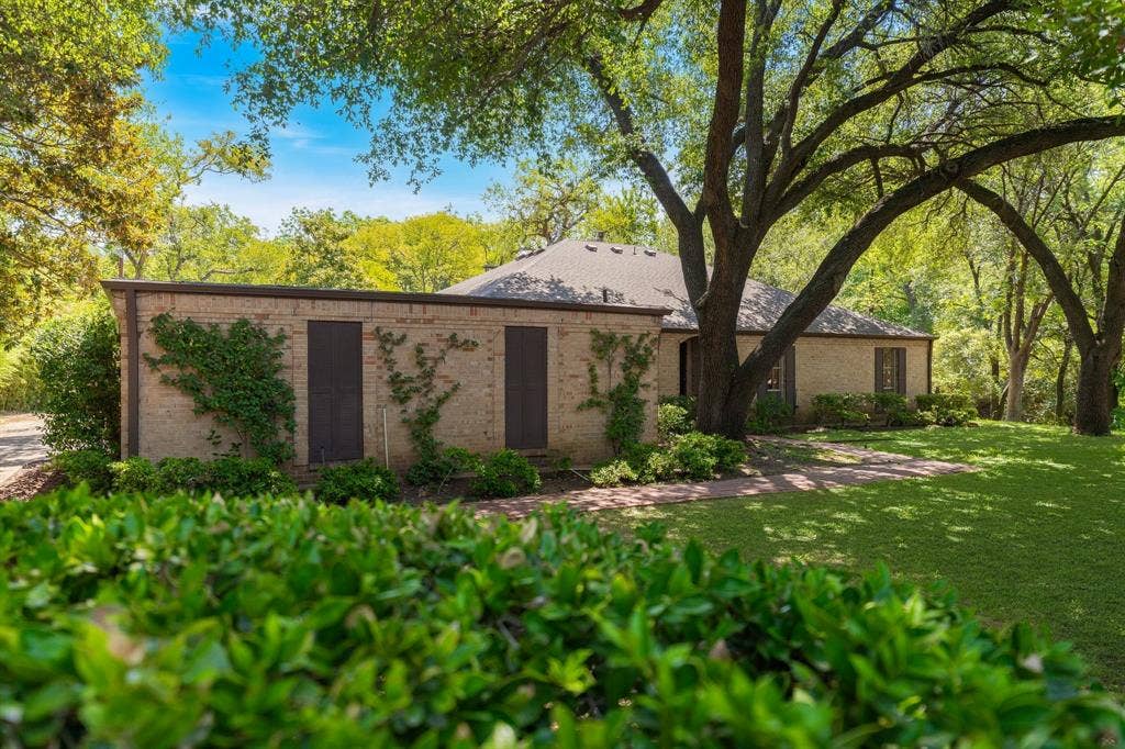 13828 Hillcrest Road, Dallas, TX 75240 13828 Hillcrest Road, Dallas, TX 75240