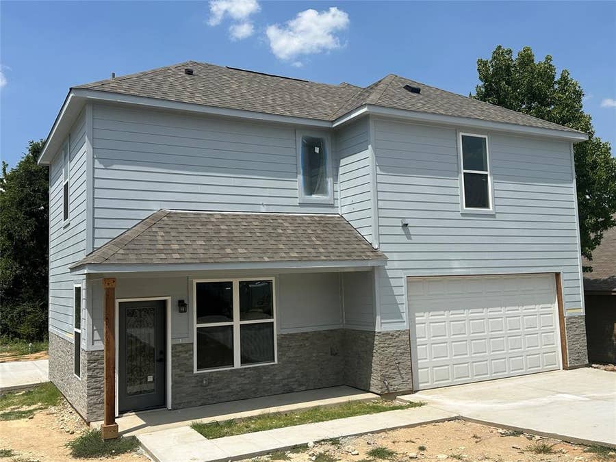 Property photo for 806 N Cates Street, Decatur, TX
