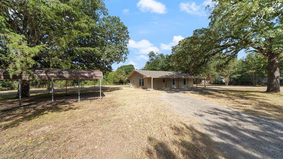 Property photo for 1320 Johnson Lane, Kemp, TX