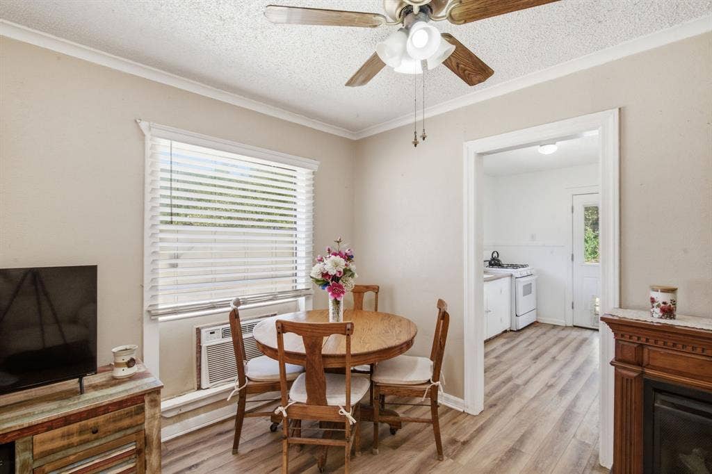 112 Sandra Drive, Azle, TX 76020 112 Sandra Drive, Azle, TX 76020