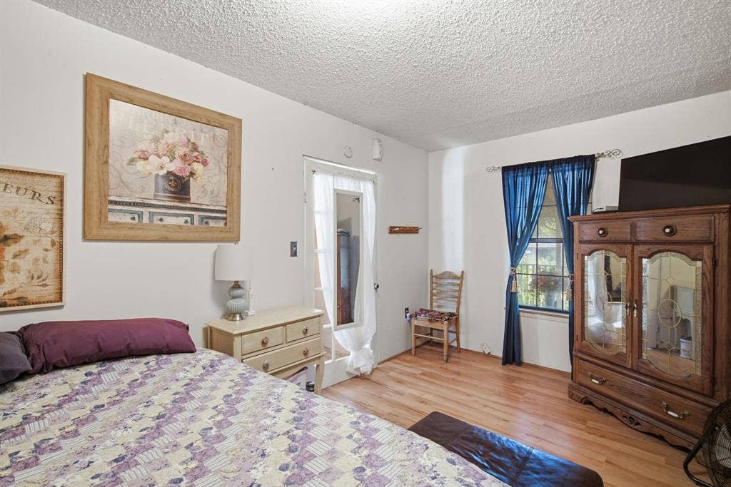 112 Sandra Drive, Azle, TX 76020 112 Sandra Drive, Azle, TX 76020