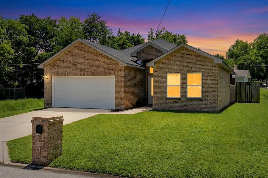 Property photo for 1421 Jones Street, Greenville, TX