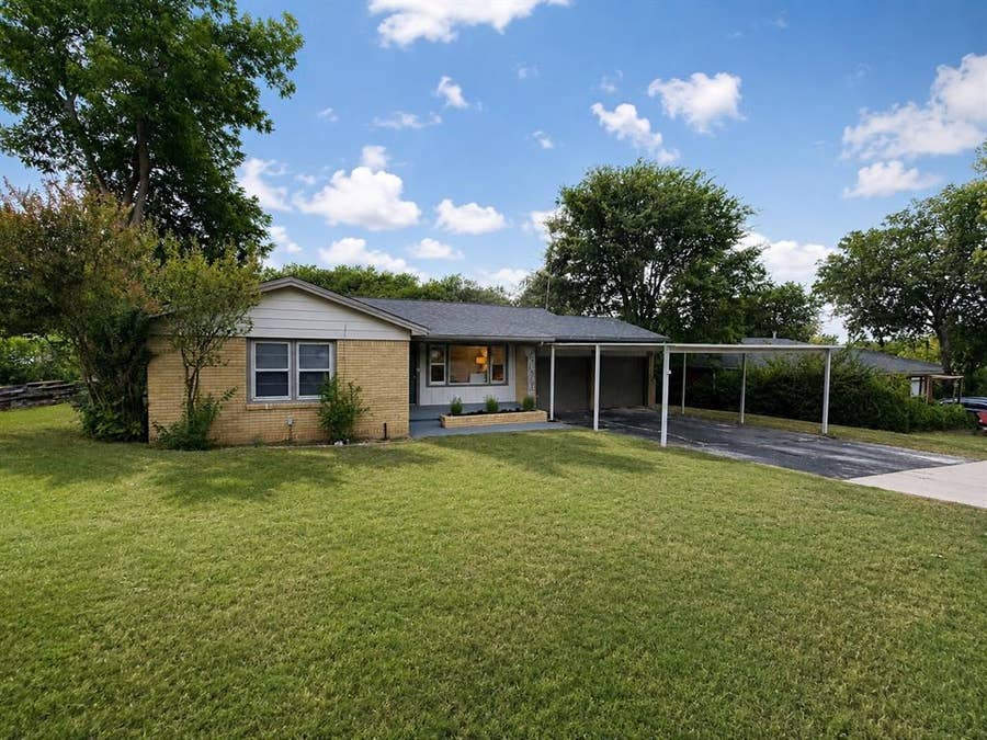 Property photo for 4305 Highland Lake Drive, Lake Worth, TX