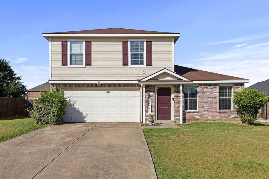 Property photo for 2702 Maci Court, Seagoville, TX