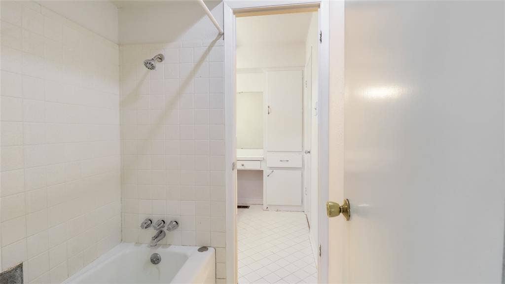 1526 Charleston Drive, Garland, TX 75041 1526 Charleston Drive, Garland, TX 75041