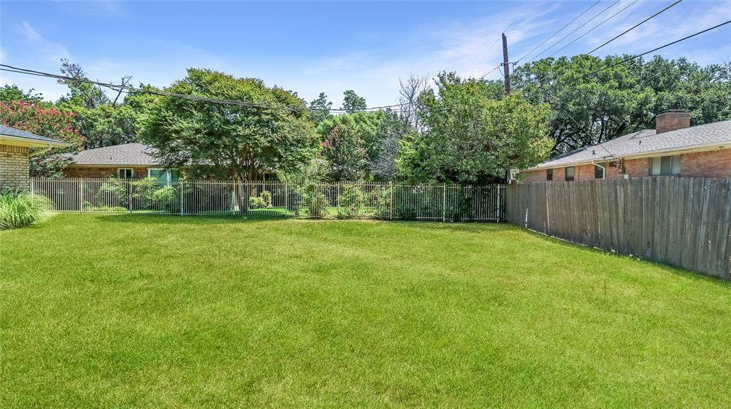 1526 Charleston Drive, Garland, TX 75041 1526 Charleston Drive, Garland, TX 75041