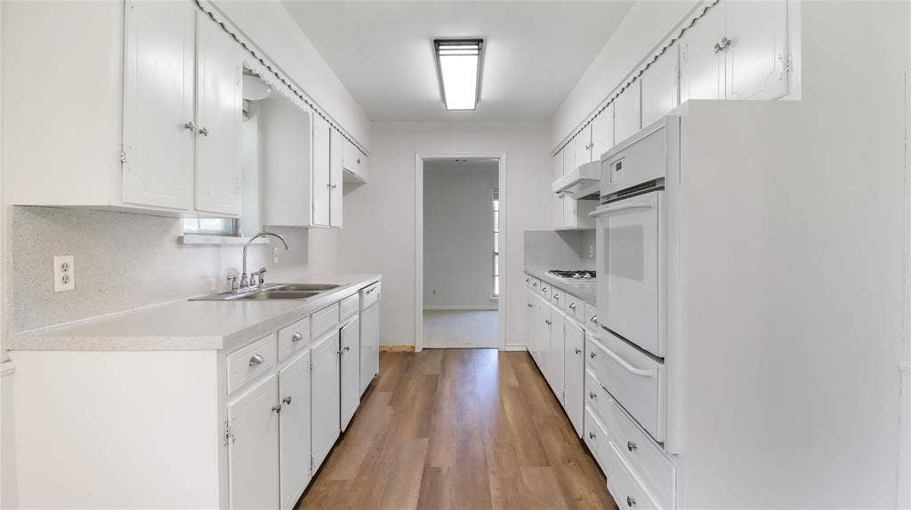 1526 Charleston Drive, Garland, TX 75041 1526 Charleston Drive, Garland, TX 75041